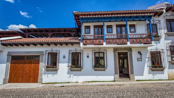 En venta casa con Piscina Club Residencial Antigua Gt - foto 1
