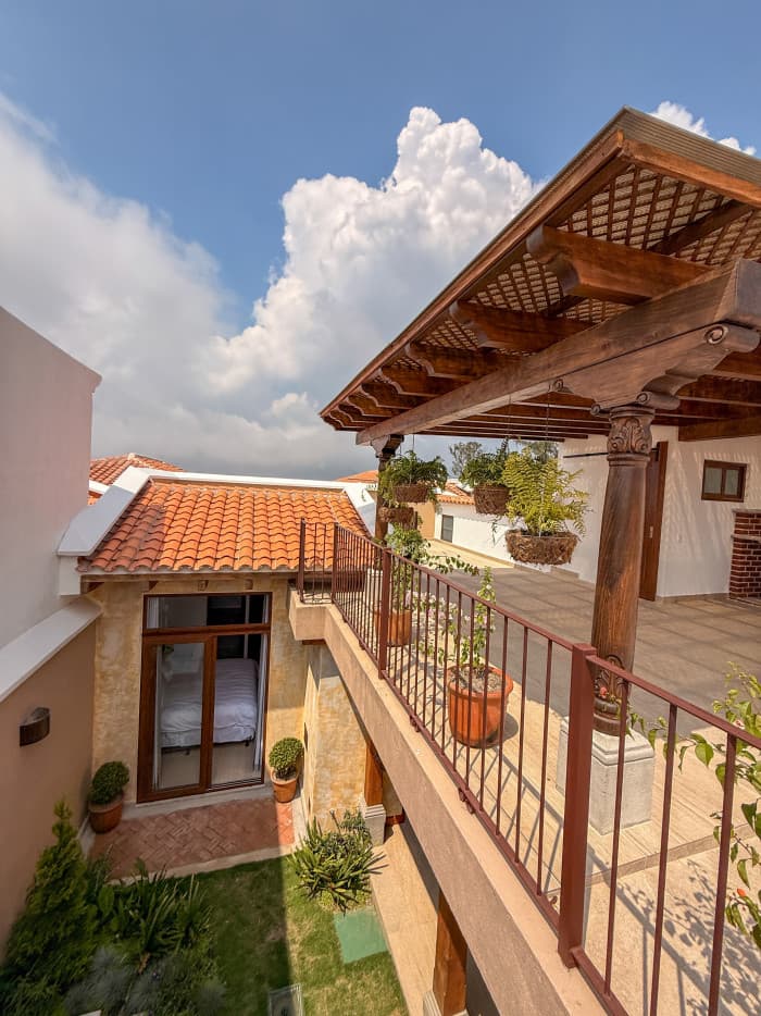 CASA EN VENTA EN LUJOSO RESIDENCIAL CERCA DE ANTIGUA GT - foto 1