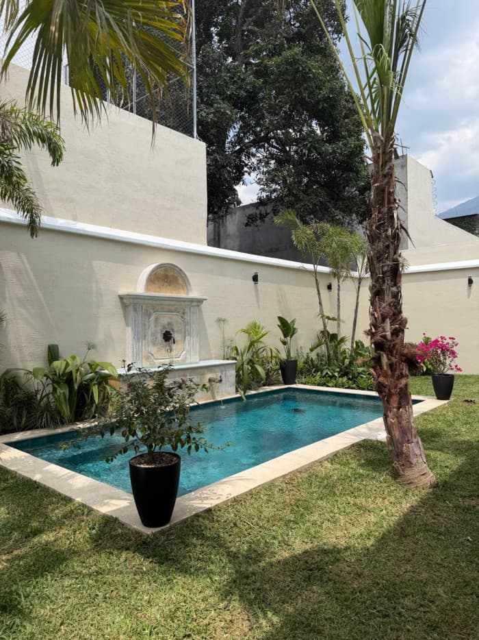 SE VENDE CASA CON PISCINA EN LOS FRANCISCANOS - foto 1