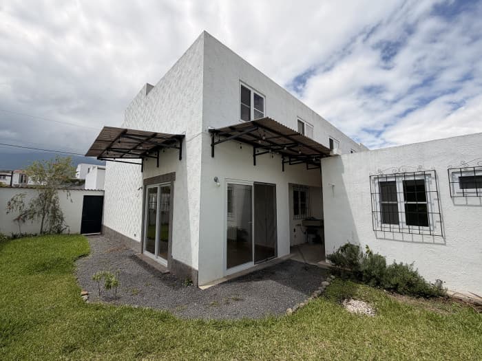 Casa en Renta en Fuentes del valle San Miguel II - foto 1