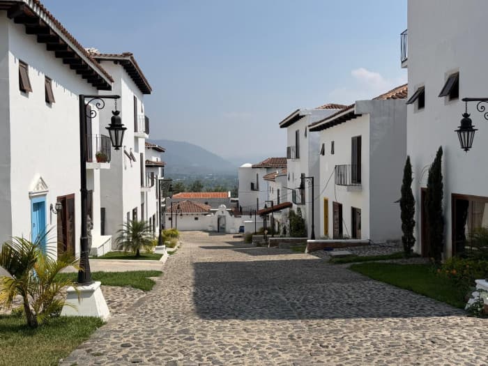 En venta casa de 4 dormitorios muy cerca de Antigua Gt - foto 1