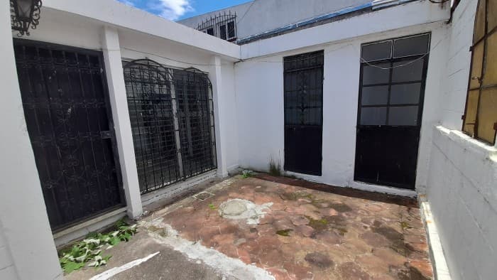 Casa de uso comercial en venta en Villa Linda II - foto 1