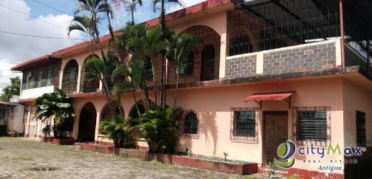 Edificio en Renta en Río Dulce a orilla de carretera - foto 1