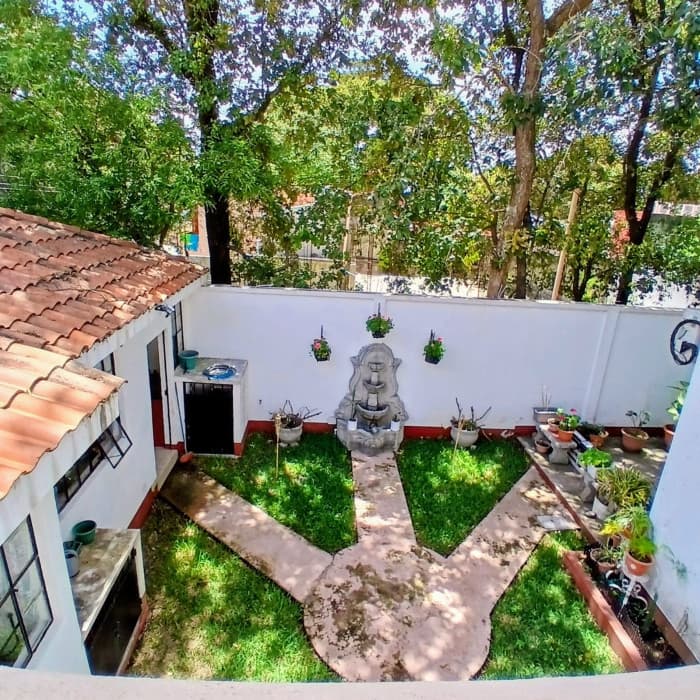 Amplia Casa en Venta en Las Hojarascas, Mixco - foto 1