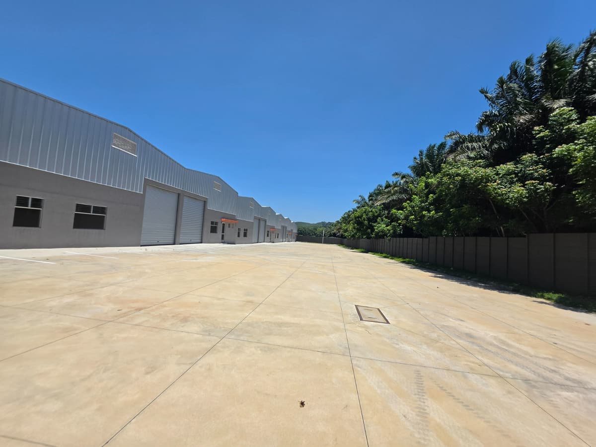 Se renta/ Vende amplia bodega en Cocales - foto 1