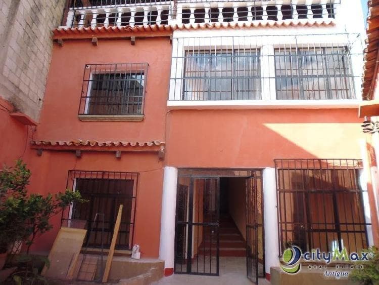 Casa grande en venta en Las Victorias, Jocotenango.  - foto 1