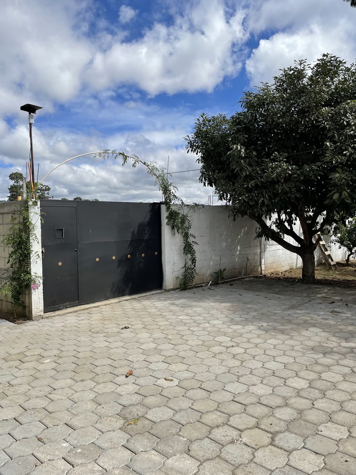 En renta casa sola semiamuebla en San Luis Pueblo Nuevo - foto 1