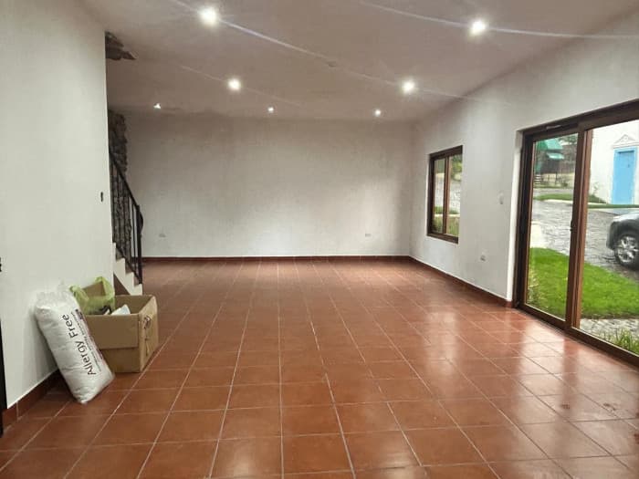 En venta casa nueva en Hacienda Malaga cerca Antigua Gt - foto 3