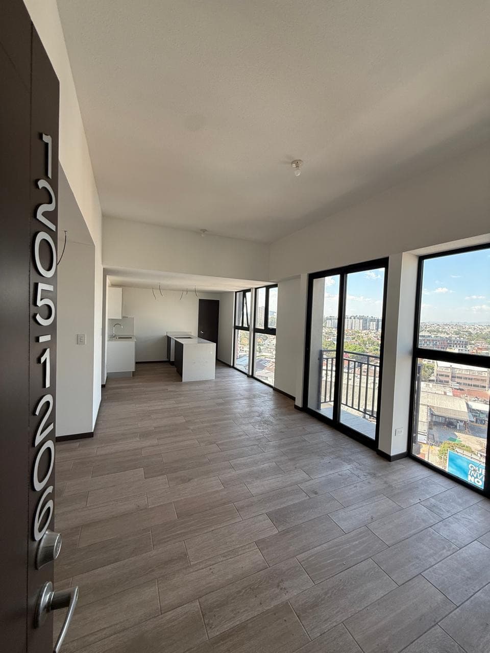 Apartamento grande en venta en zona 11 de Guatemala. - foto 2