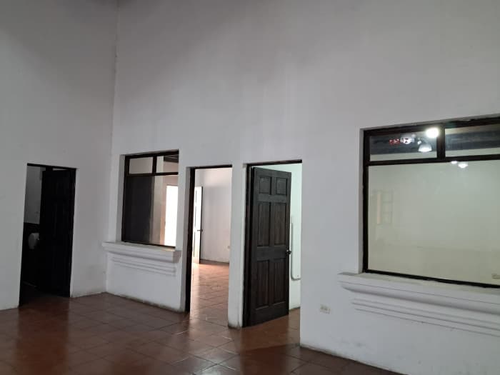Local en renta en ciudad vieja - foto 4
