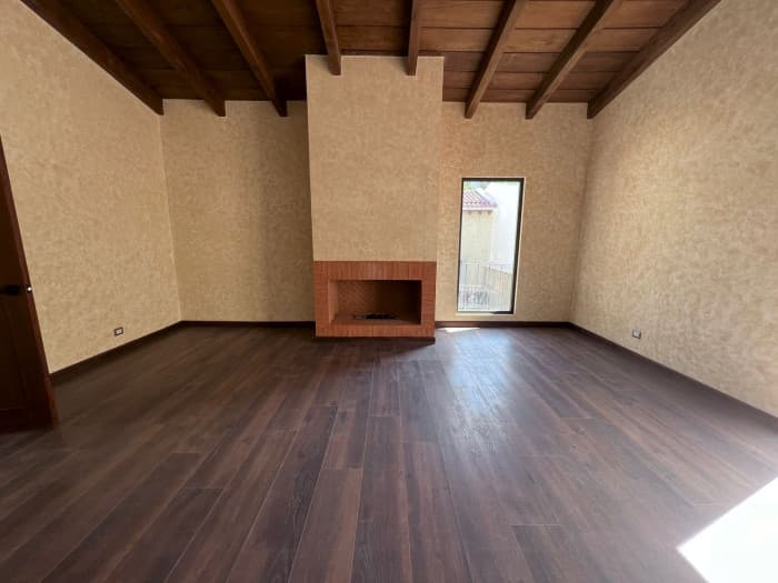 Amplia casa en venta en Condado del Obispo - foto 3