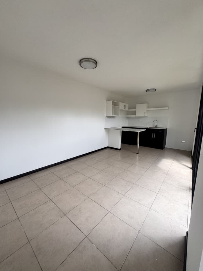 Casa en renta en residencial Senderos del comendador - foto 3