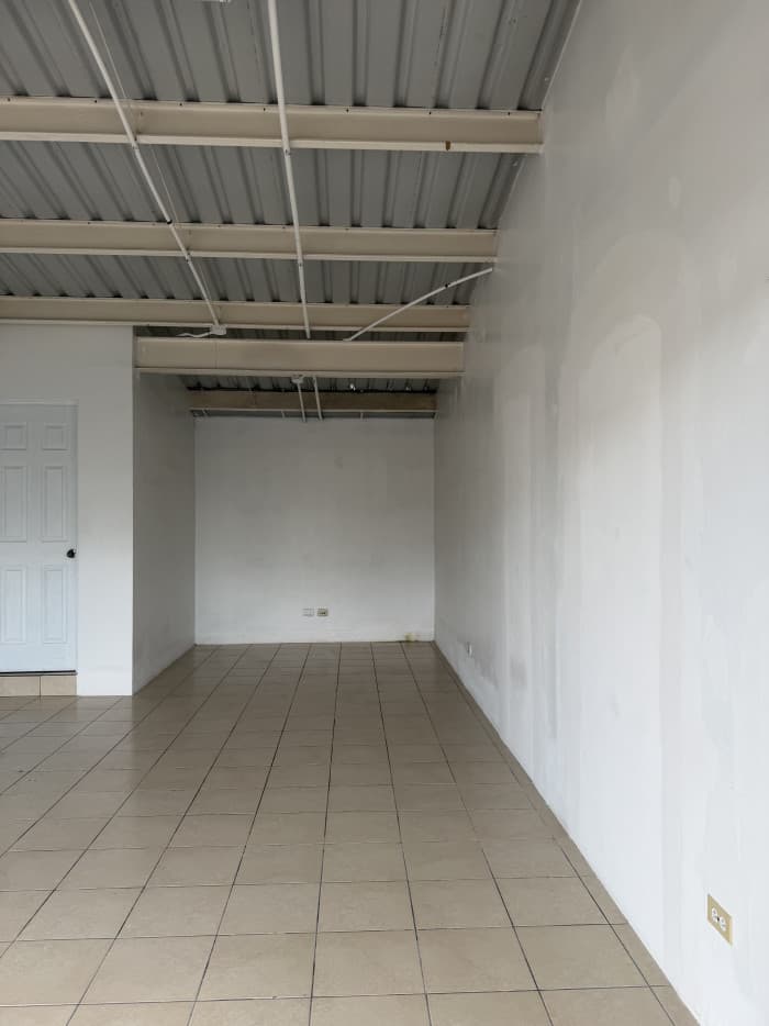 LOCAL COMERCIAL EN RENTA EN SAN LUCAS SACATEPEQUEZ - foto 4