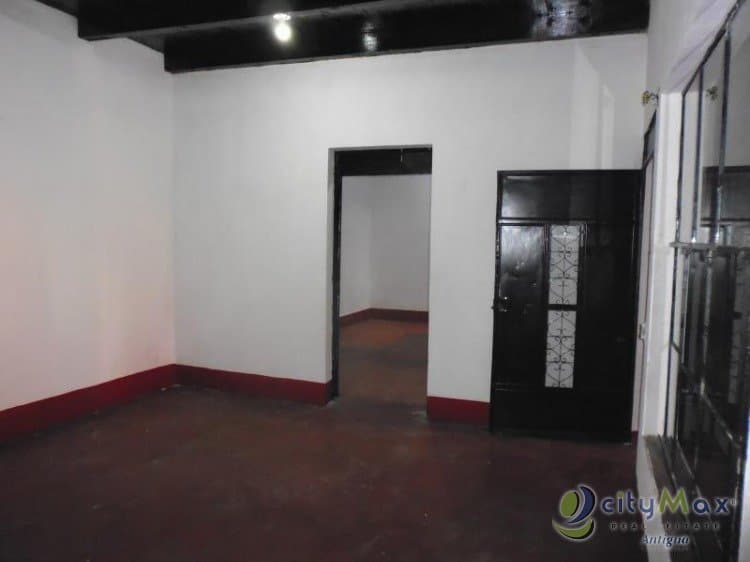 Casa grande en venta en Las Victorias, Jocotenango.  - foto 3