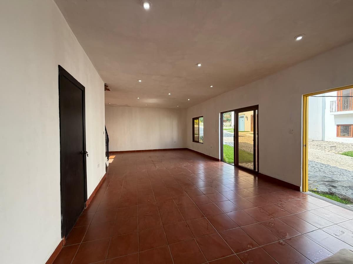En venta casa de 4 dormitorios muy cerca de Antigua Gt - foto 3