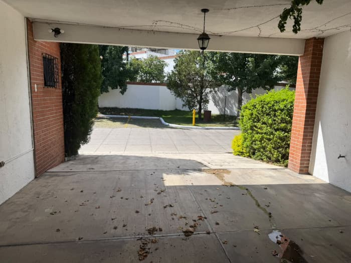 CASA RESIDENCIAL EN VENTA EN ZONA 11 LAS CHARCAS - foto 3