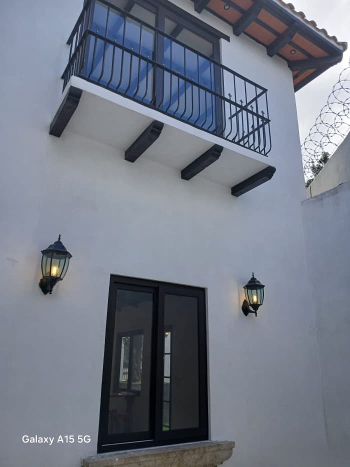 En venta casa amplia en Hacienda del Comendador - foto 3