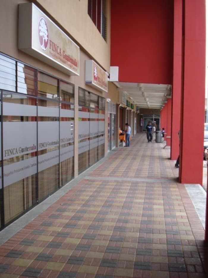 Se renta local en centro comercial en Villa Nueva  - foto 3