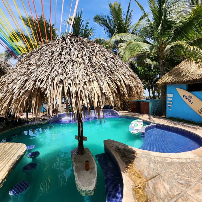 En Venta Hotel en El Paredón Sipacate - foto 4