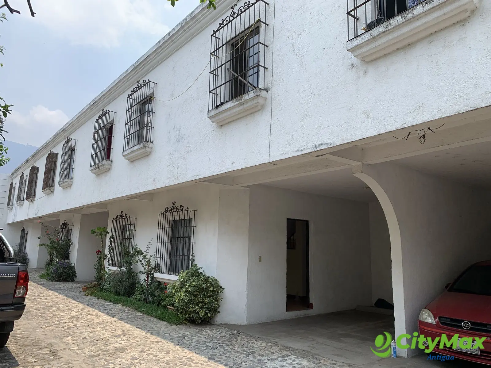 Townhouse en renta en Sala con ccalle Real Jocotenango - foto 1
