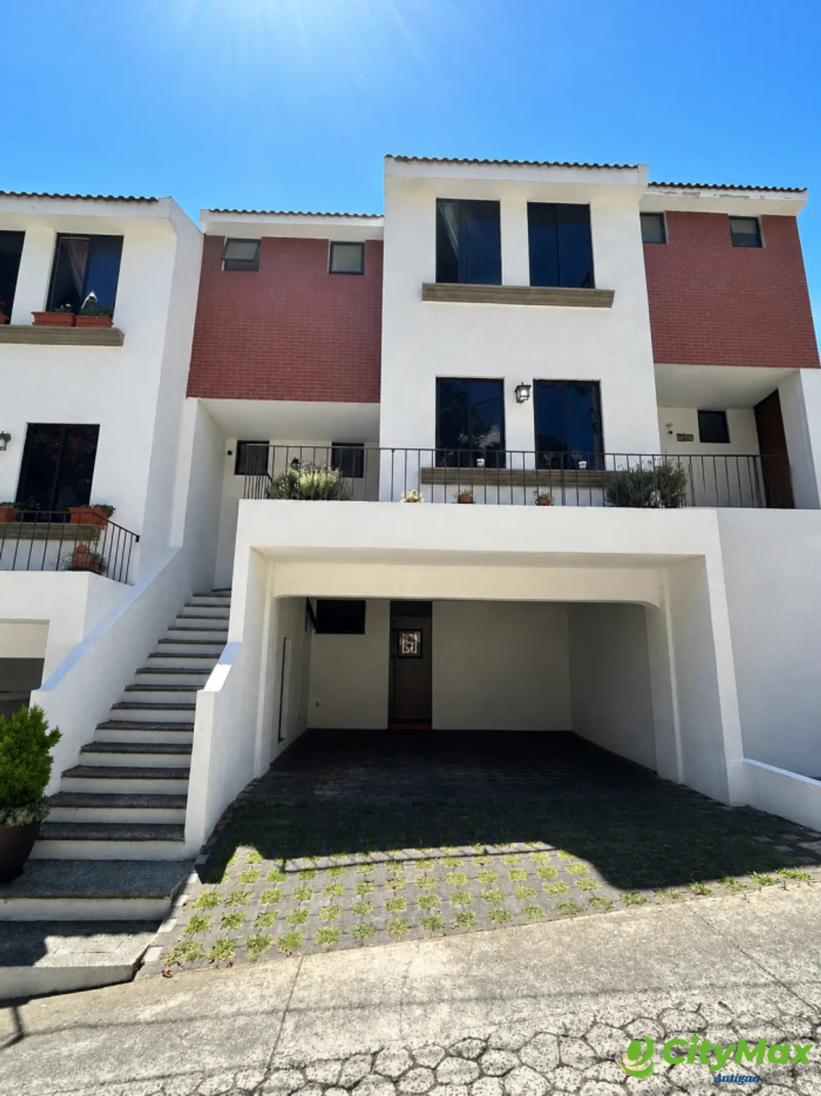 CASA EN VENTA EN SAN LUCAS, SAN TELMO - Citymax Antigua vende casa en San Thelmo