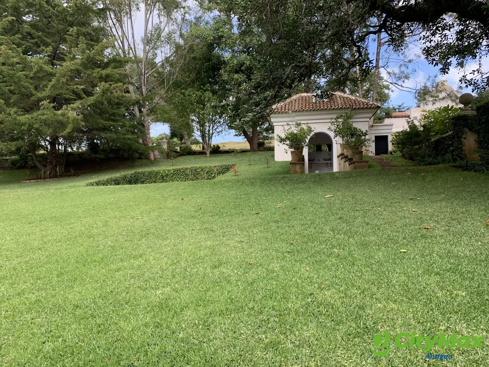 Terreno en exclusivo residencial en San Mateo - foto 1