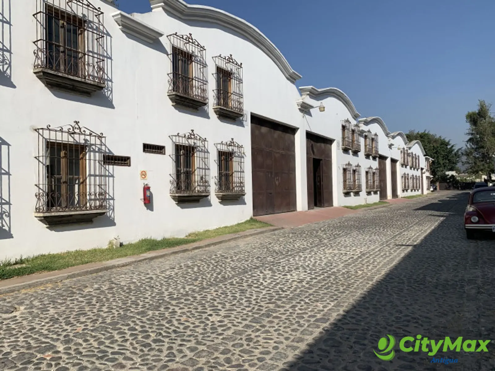 Renta de bodega a pocos minutos del casco de Antigua - foto 1
