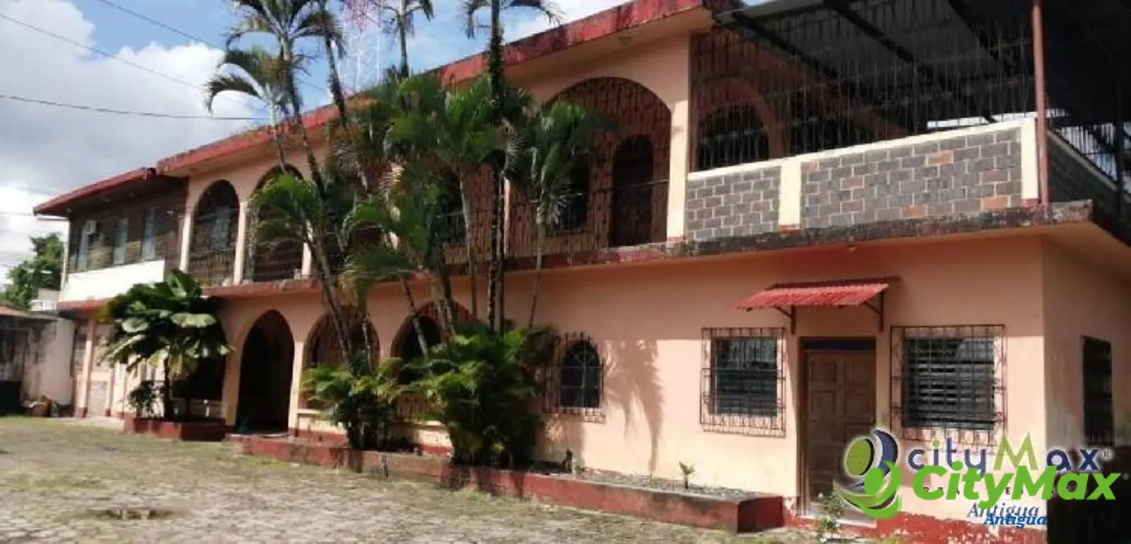 Edificio en Renta en Río Dulce a orilla de carretera - foto 1
