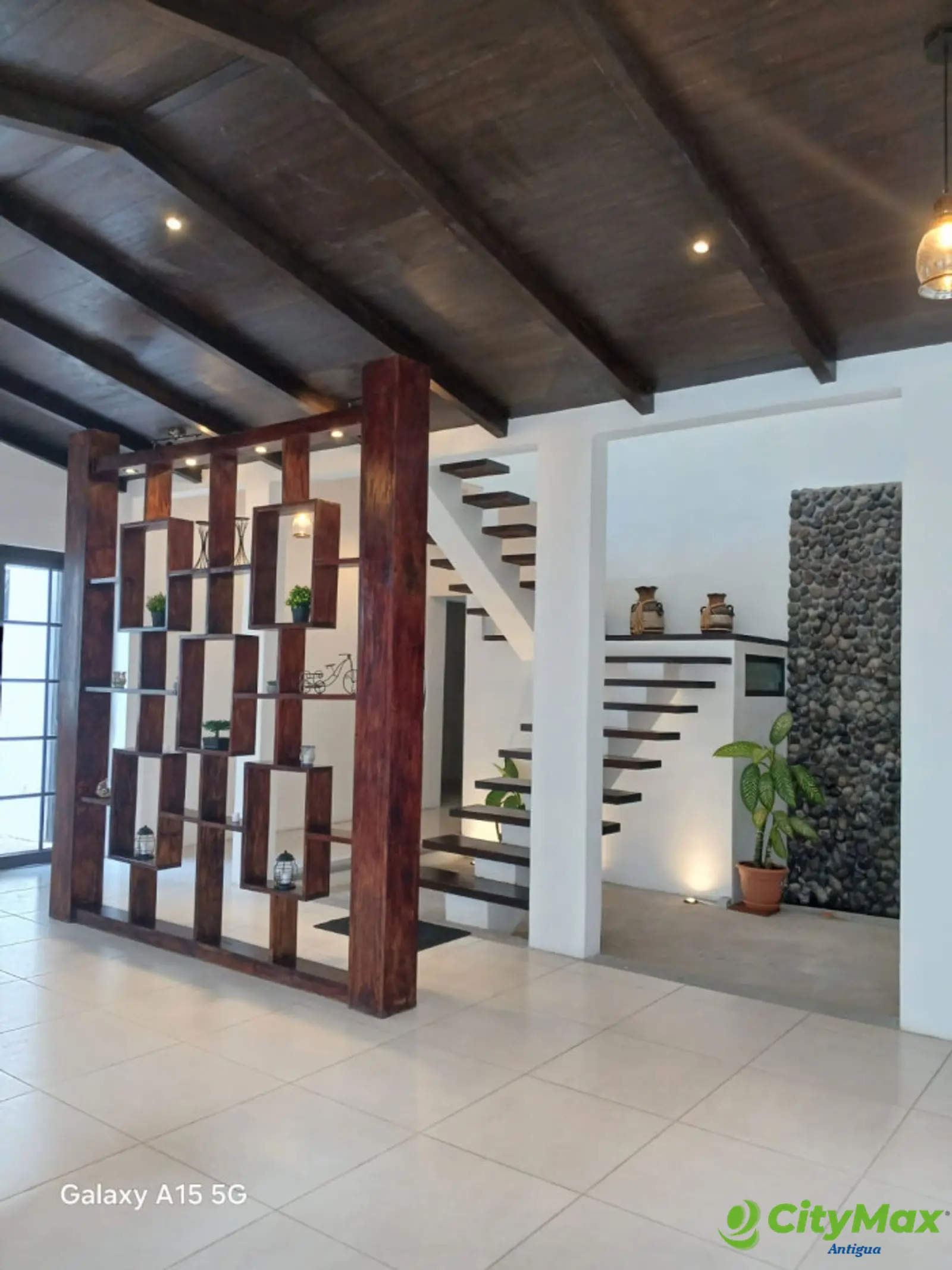 En venta casa amplia en Hacienda del Comendador - foto 1