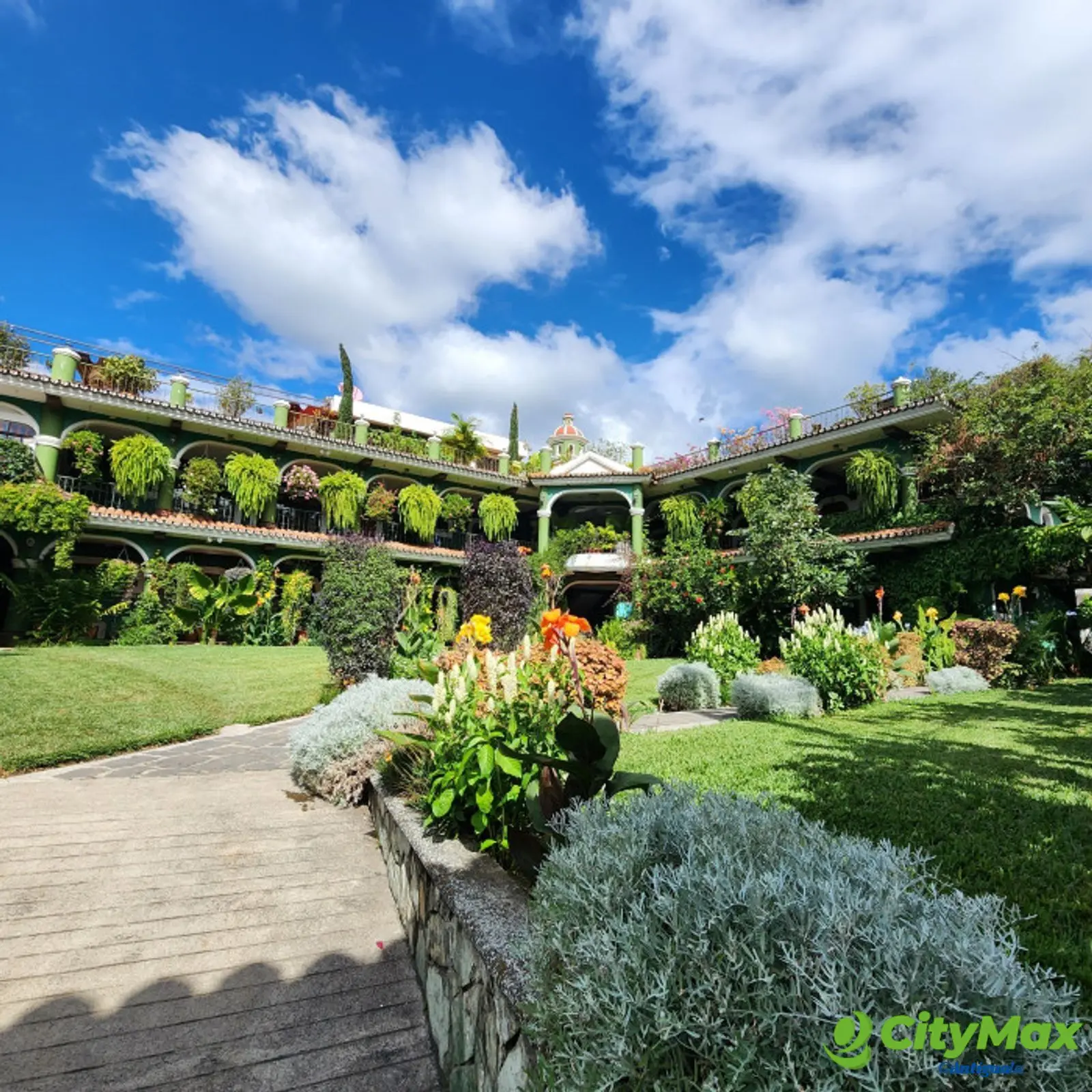 Hotel en venta muy cerca de Antigua Guatemala - Hotel en venta en Antigua