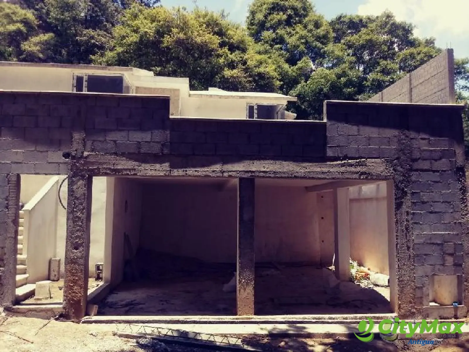 CityMax Antigua vende casa en obra gris en Santa Lucia  - foto 1