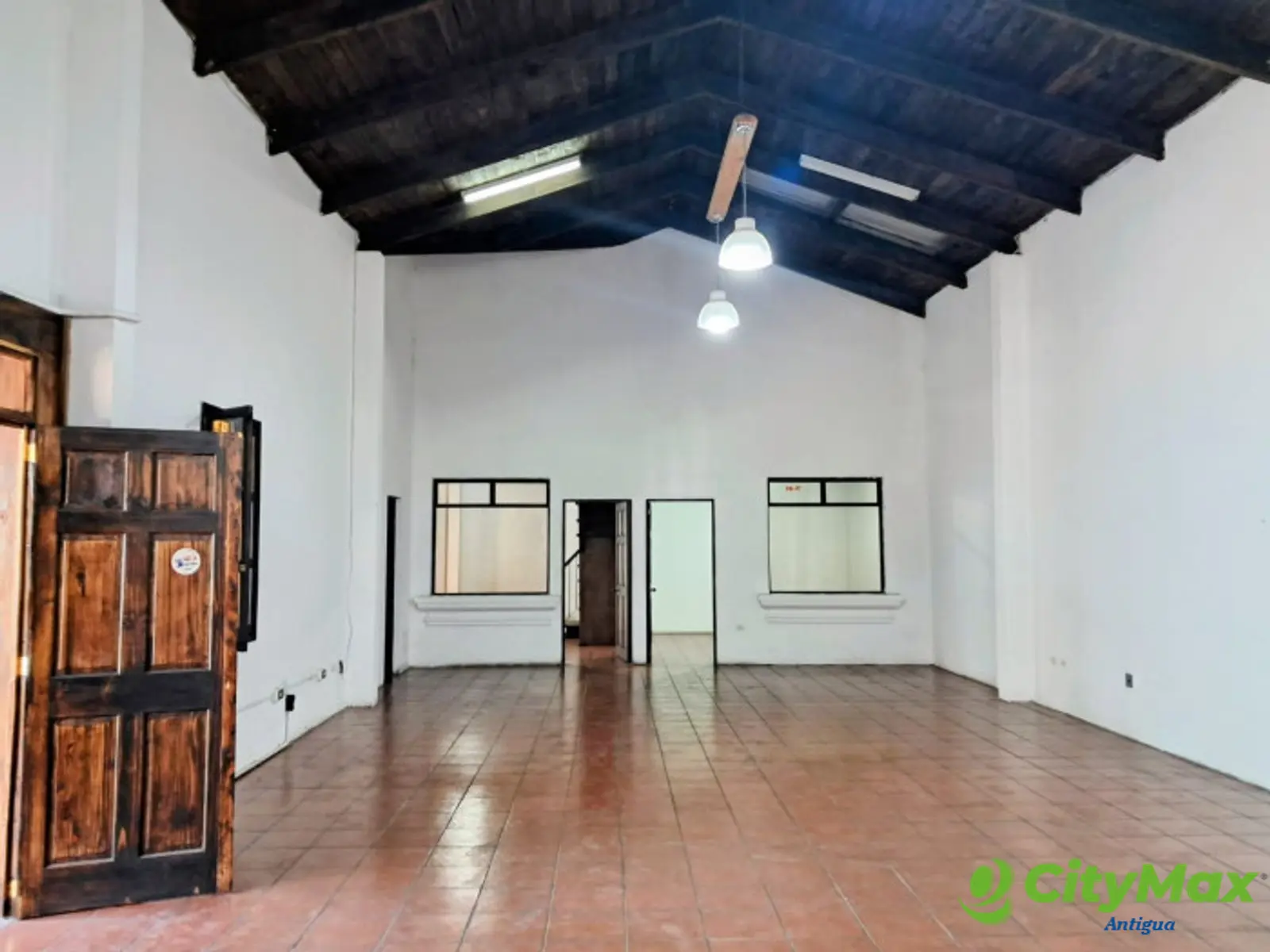 Local en renta en ciudad vieja - foto 1