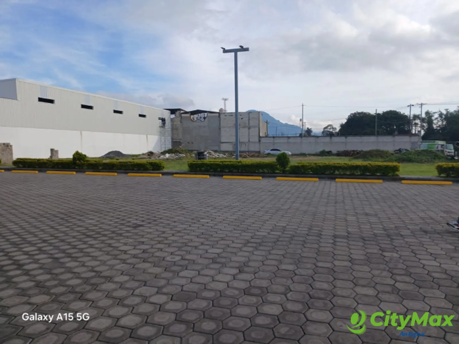 En renta Bodega por construir en Chimaltenango - citymax Antigua renta en Villas del Tejar