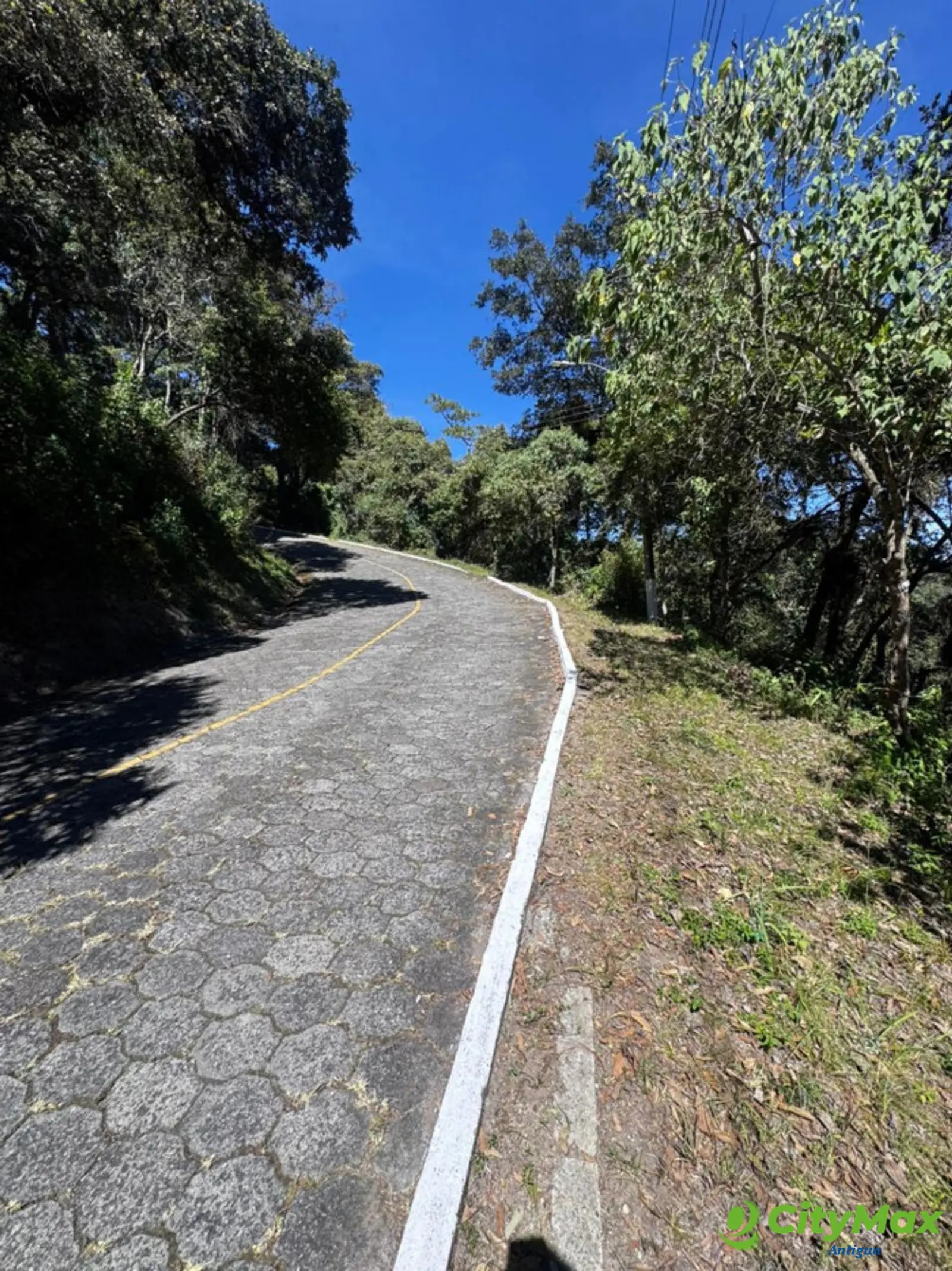 Terreno Residencial en Venta en Zona 1, Mixco, Guatemala - terreno en venta en el Encinal