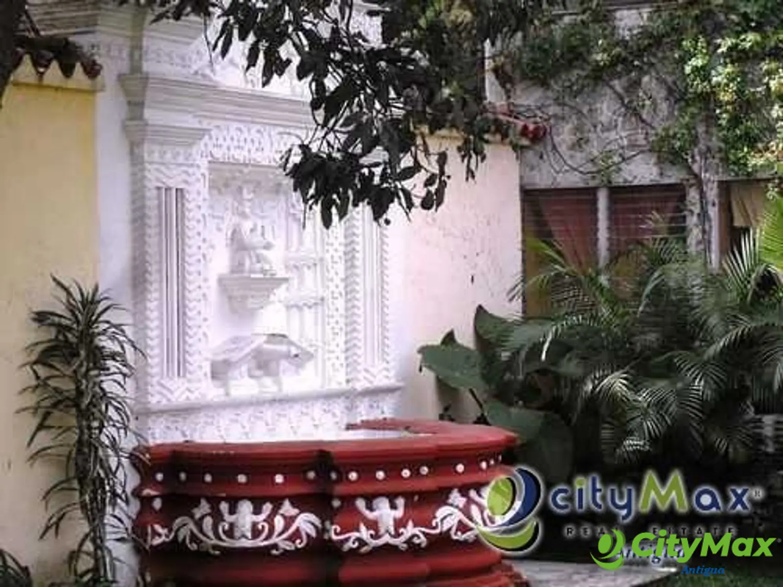 LOCAL COMERCIAL EN RENTA EN ANTIGUA GUATEMALA - foto 1