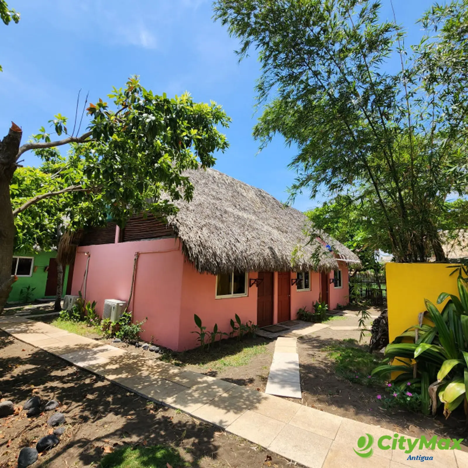 En Venta Hotel en El Paredón Sipacate - foto 7