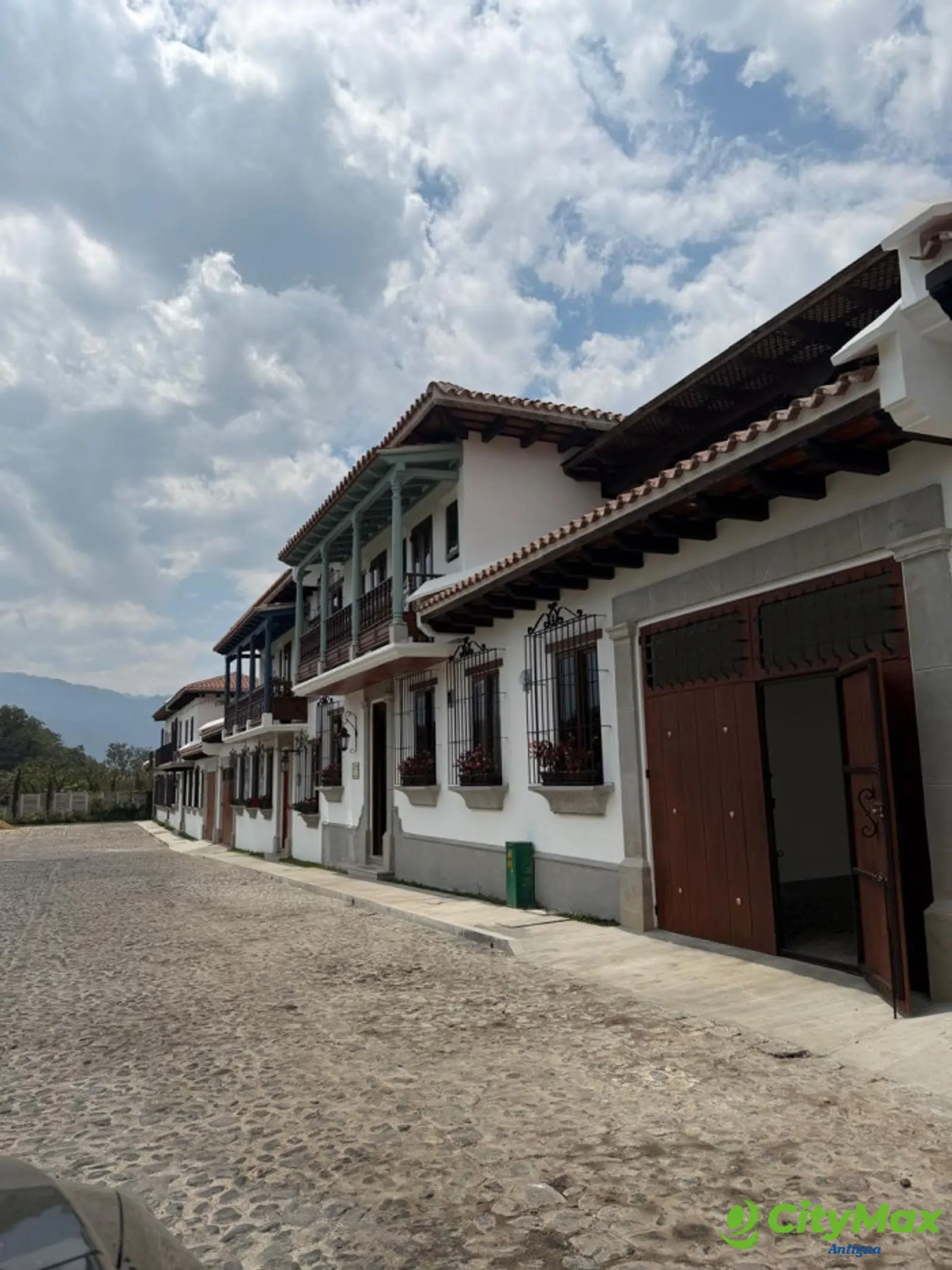 Espectacular casas en Los Franciscanos ASIS con piscina - CASA ASIS EN LOS FRANCISCANOS!  CITYMAX ANTIGUA