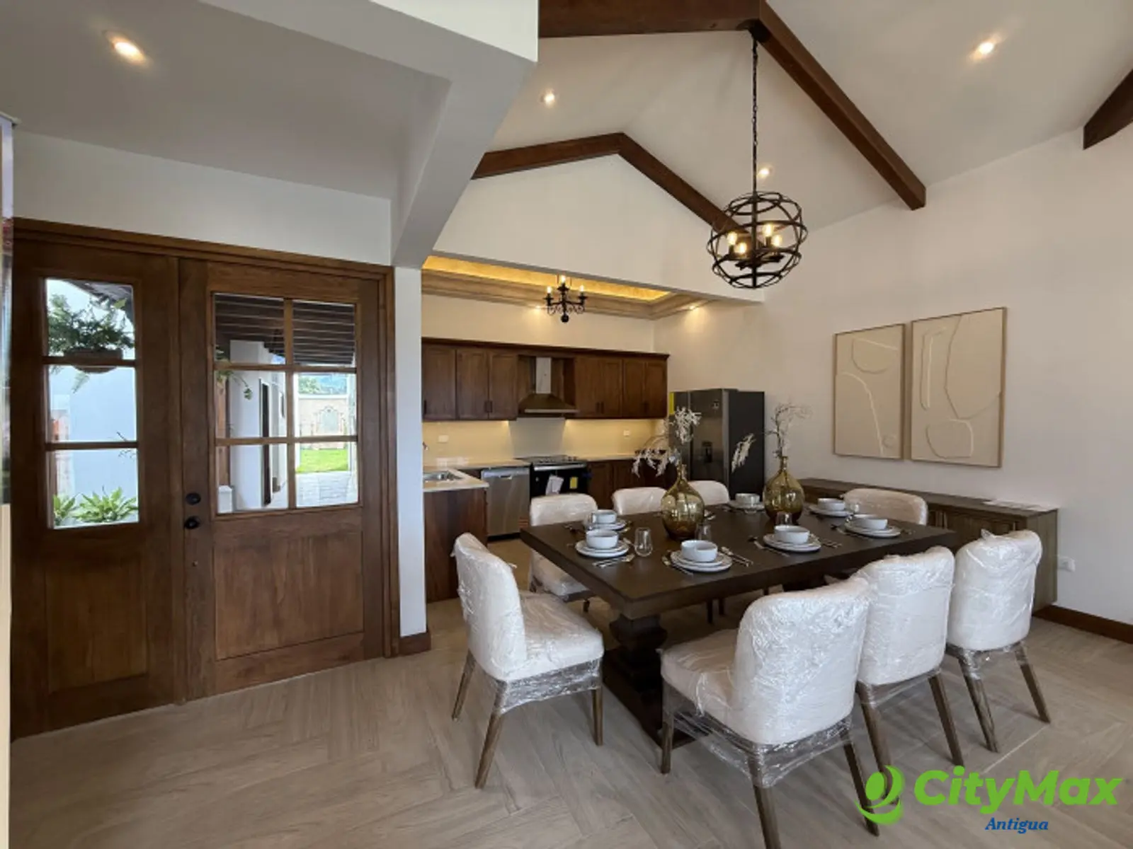 Venta de Casa  Moderna en Condominio San Miguel Dueñas  - foto 2