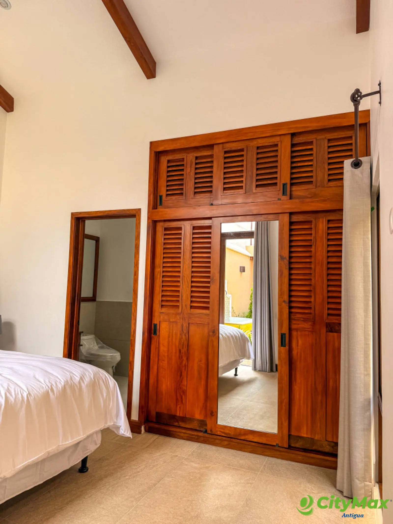 CASA EN VENTA EN LUJOSO RESIDENCIAL CERCA DE ANTIGUA GT - foto 16
