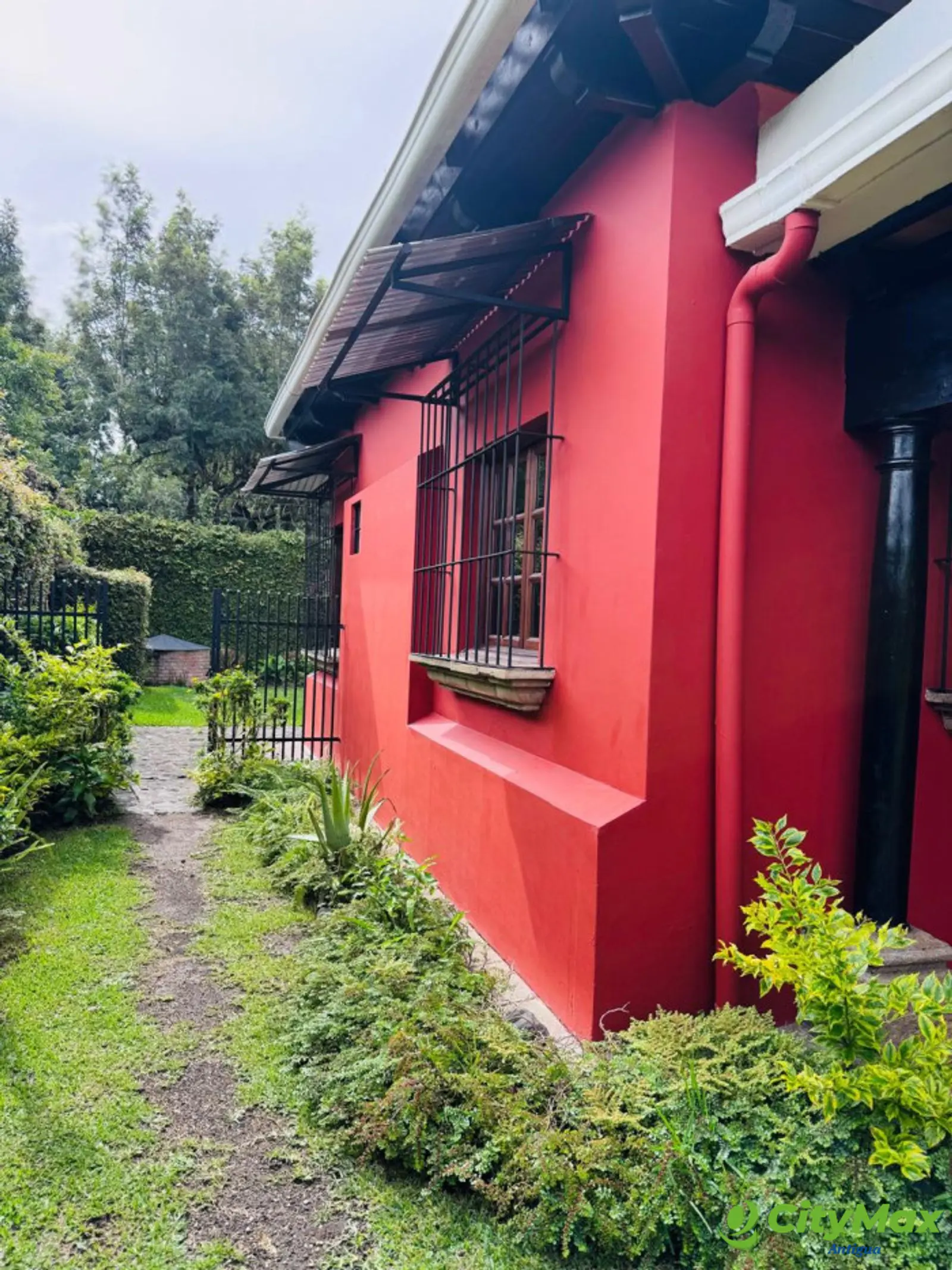 En Venta casa amplia con Jardin en Antigua Guatemala - foto 19