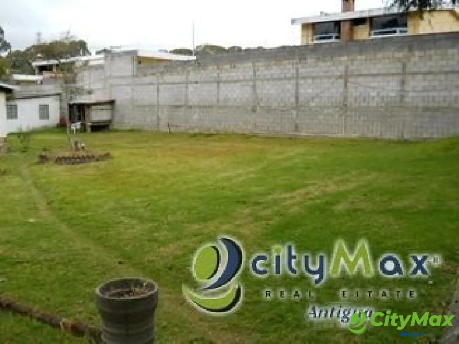 Propiedad comercial en renta en San Lucas Sacatepéquez - foto 3