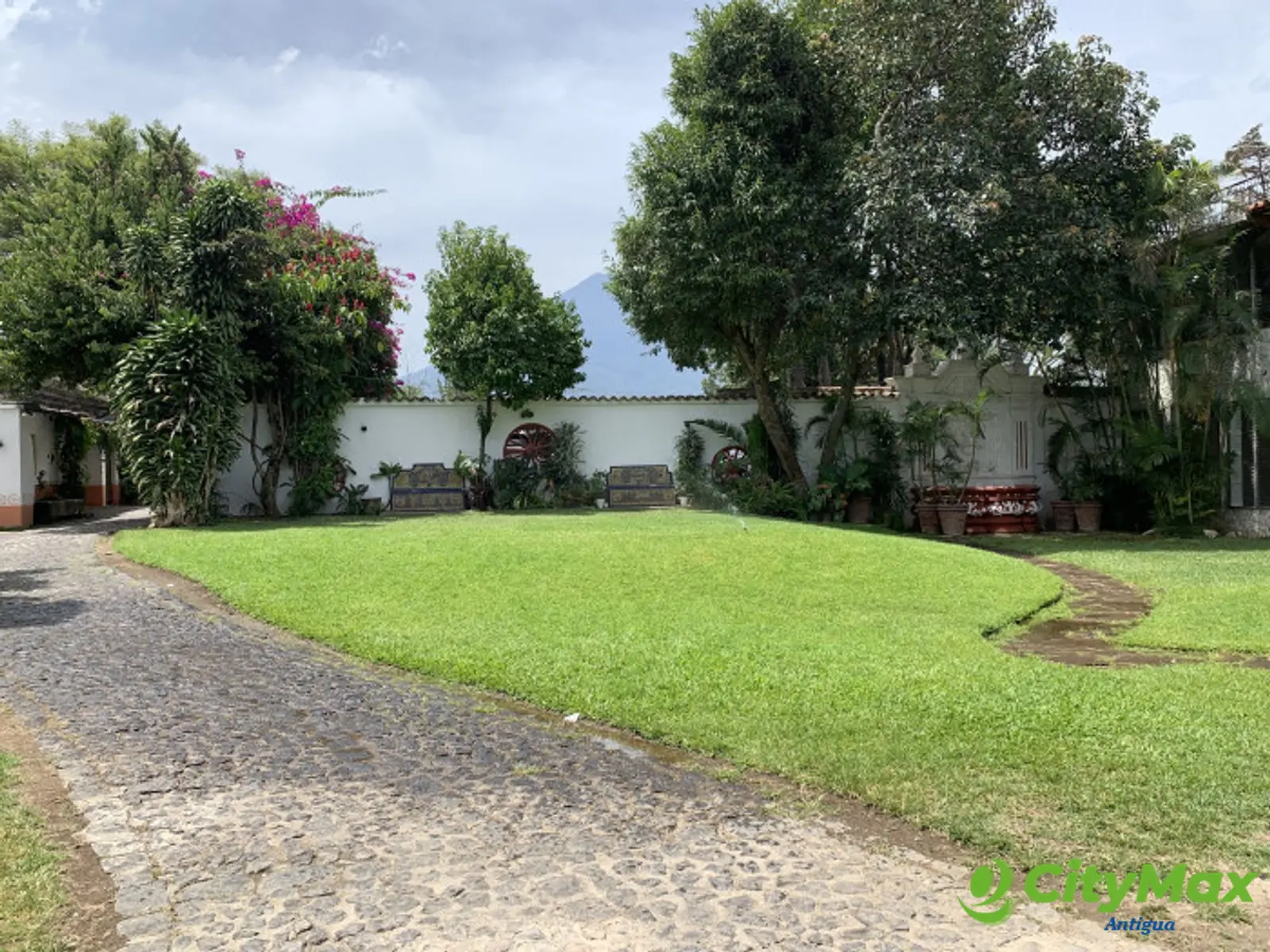 LOCAL COMERCIAL EN RENTA EN ANTIGUA GUATEMALA - foto 6