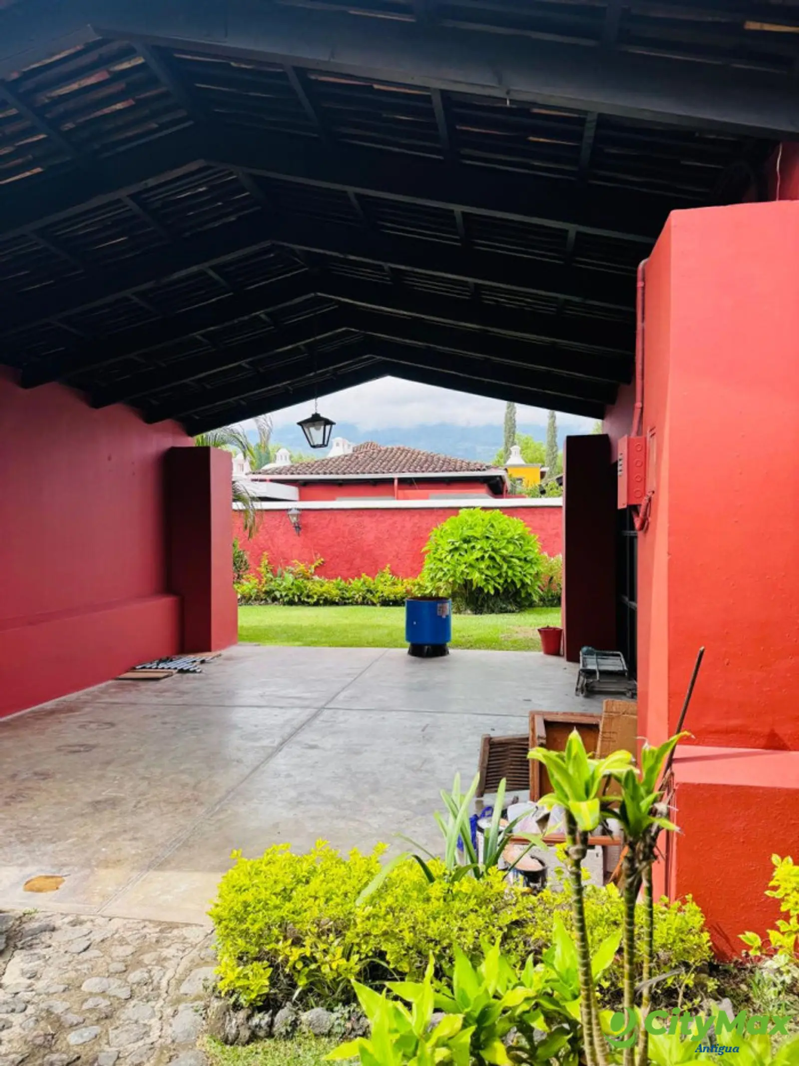 En Venta casa amplia con Jardin en Antigua Guatemala - foto 8