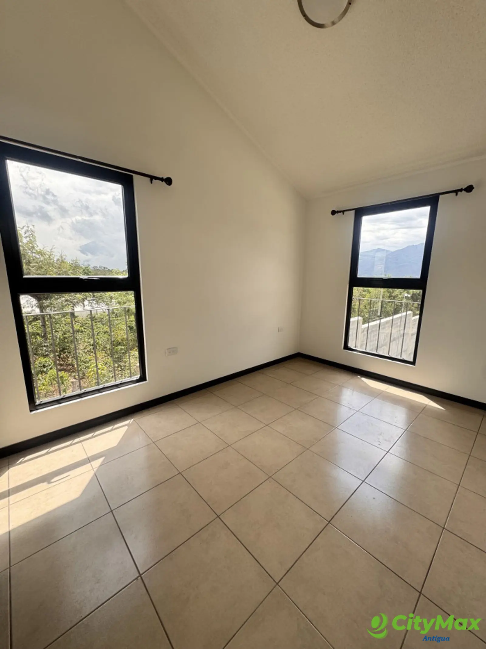 Casa en renta en residencial Senderos del comendador - foto 5