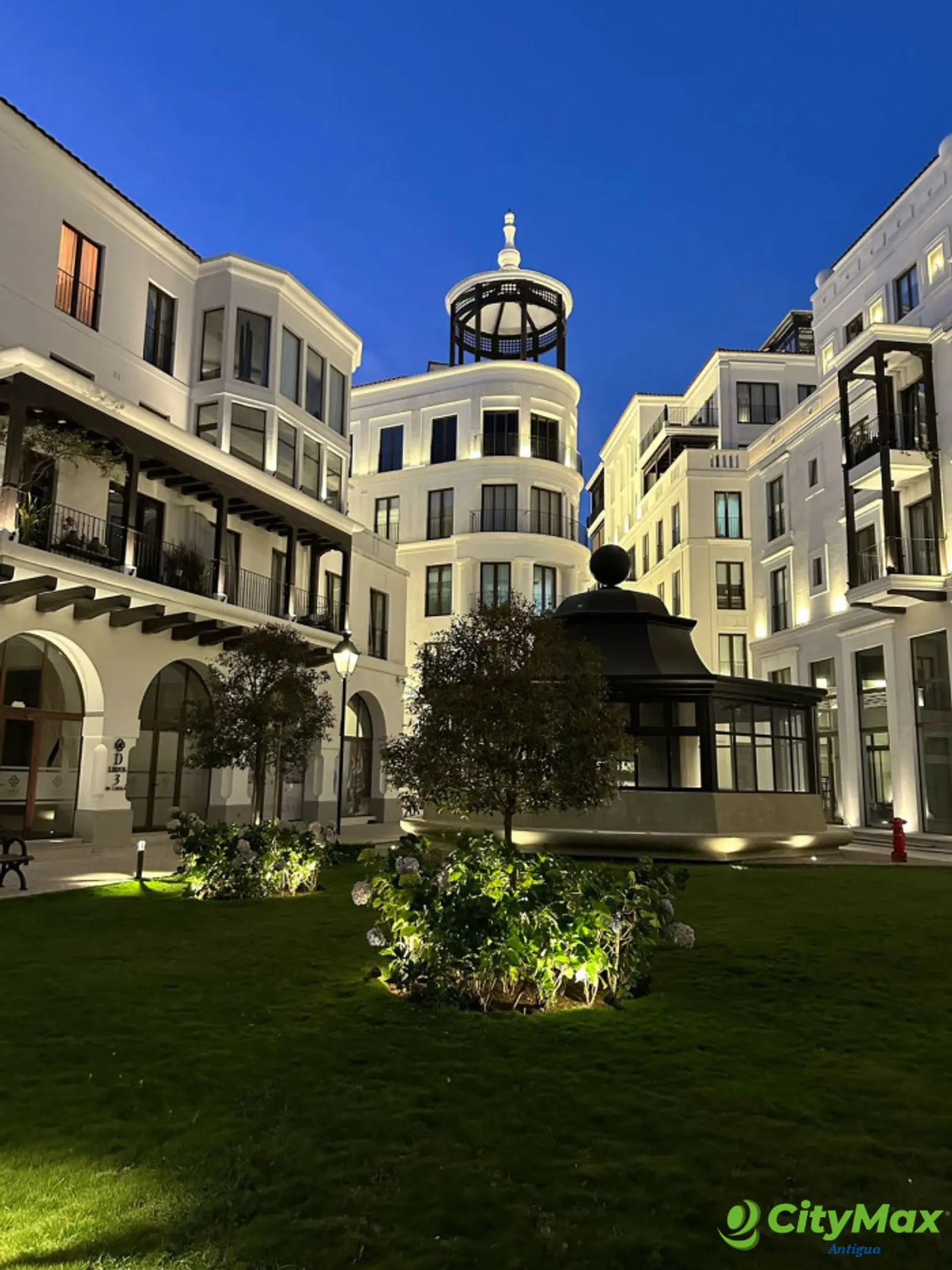Descubre el lujo en Lirios de Cayalá 3! - foto 4