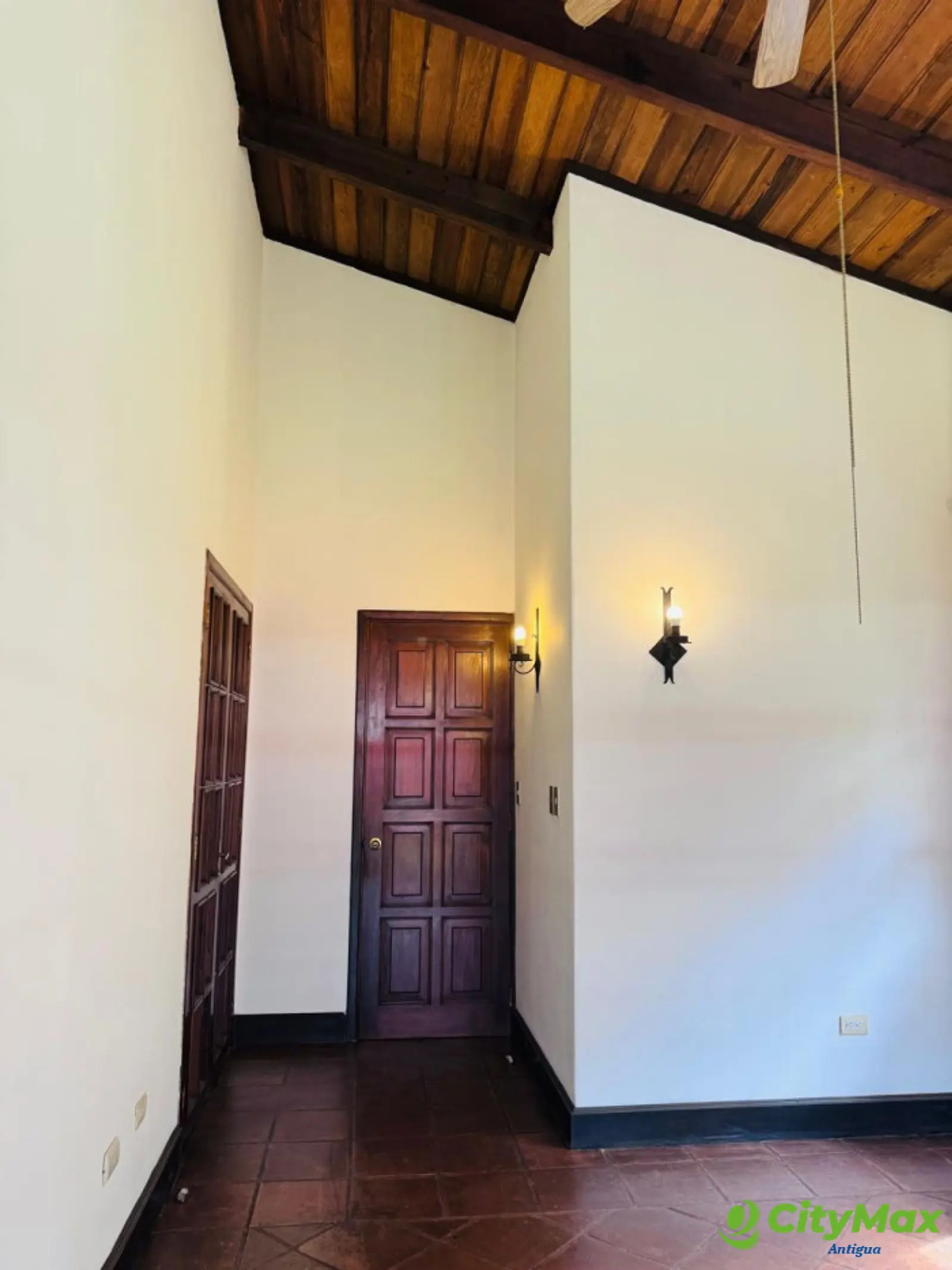En Venta casa amplia con Jardin en Antigua Guatemala - foto 23