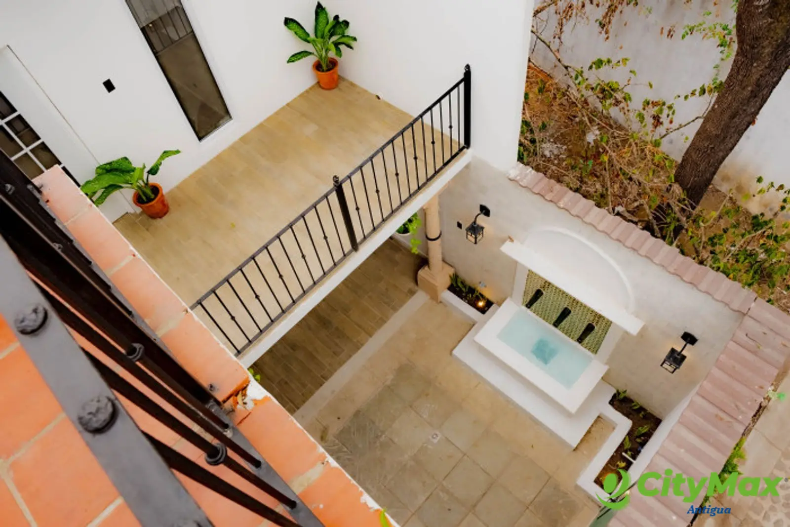 En venta Casa de diseño en Antigua Gardens, Alotenango - foto 6