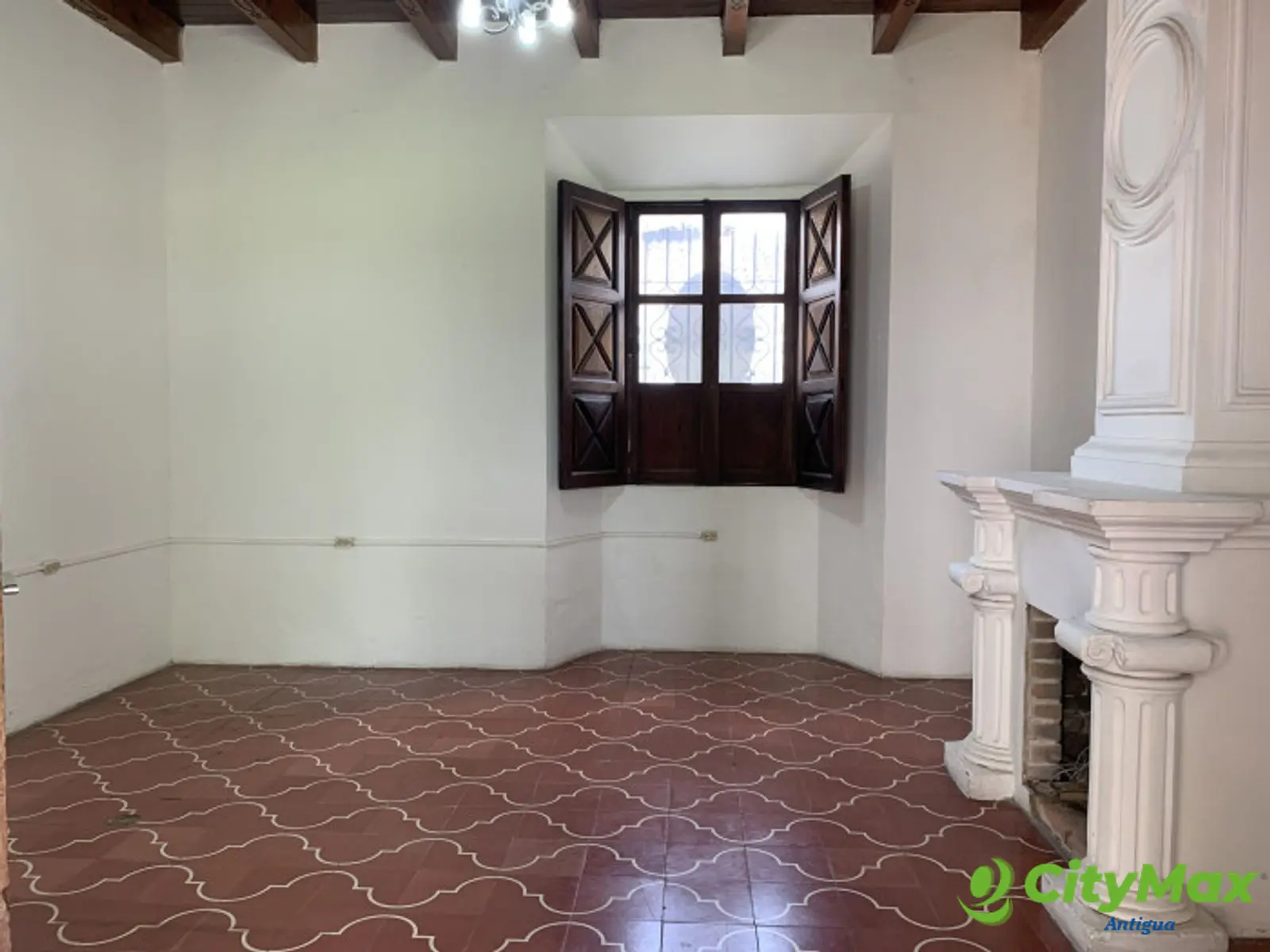 LOCAL COMERCIAL EN RENTA EN ANTIGUA GUATEMALA - foto 3