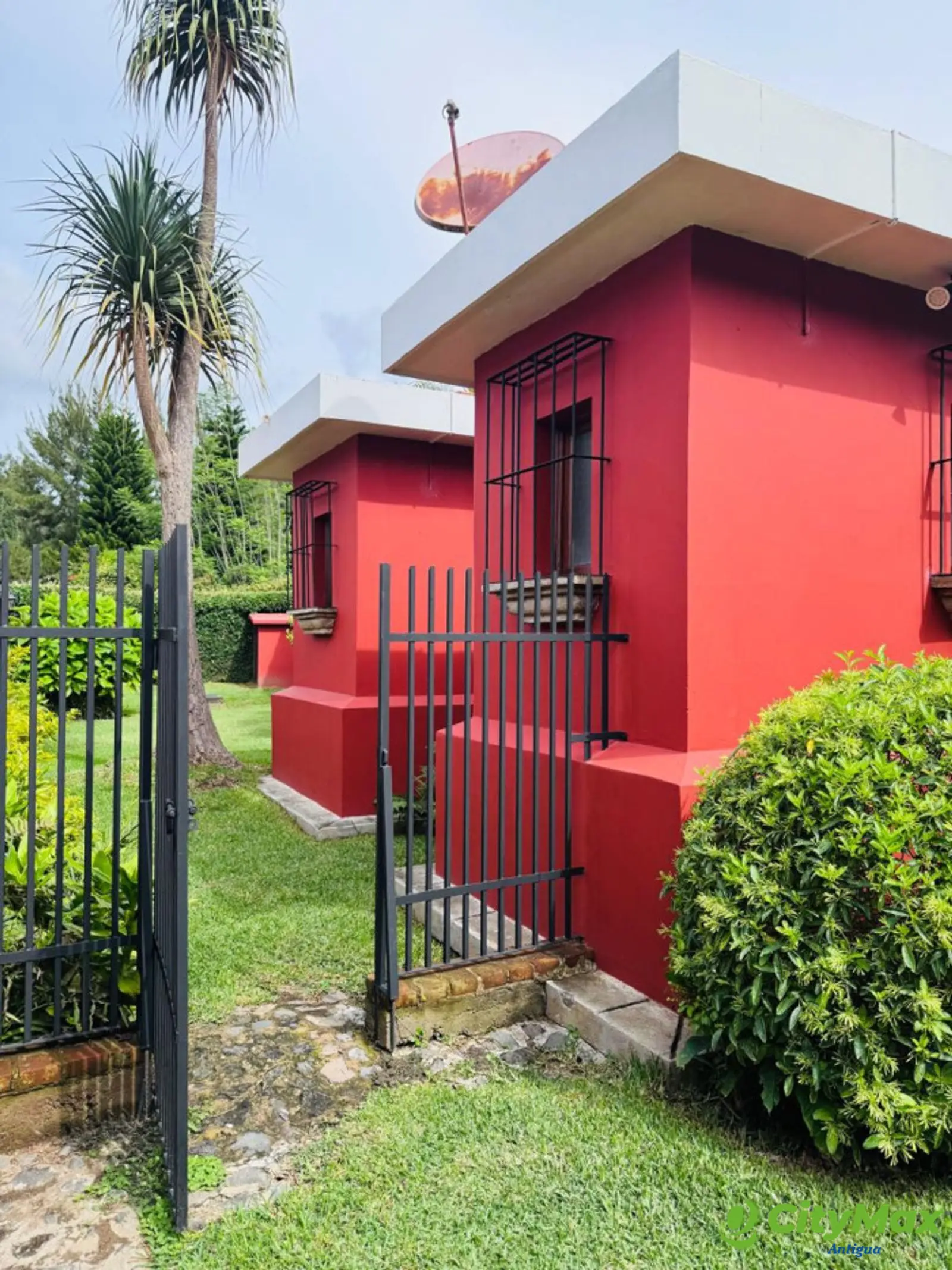 En Venta casa amplia con Jardin en Antigua Guatemala - foto 18
