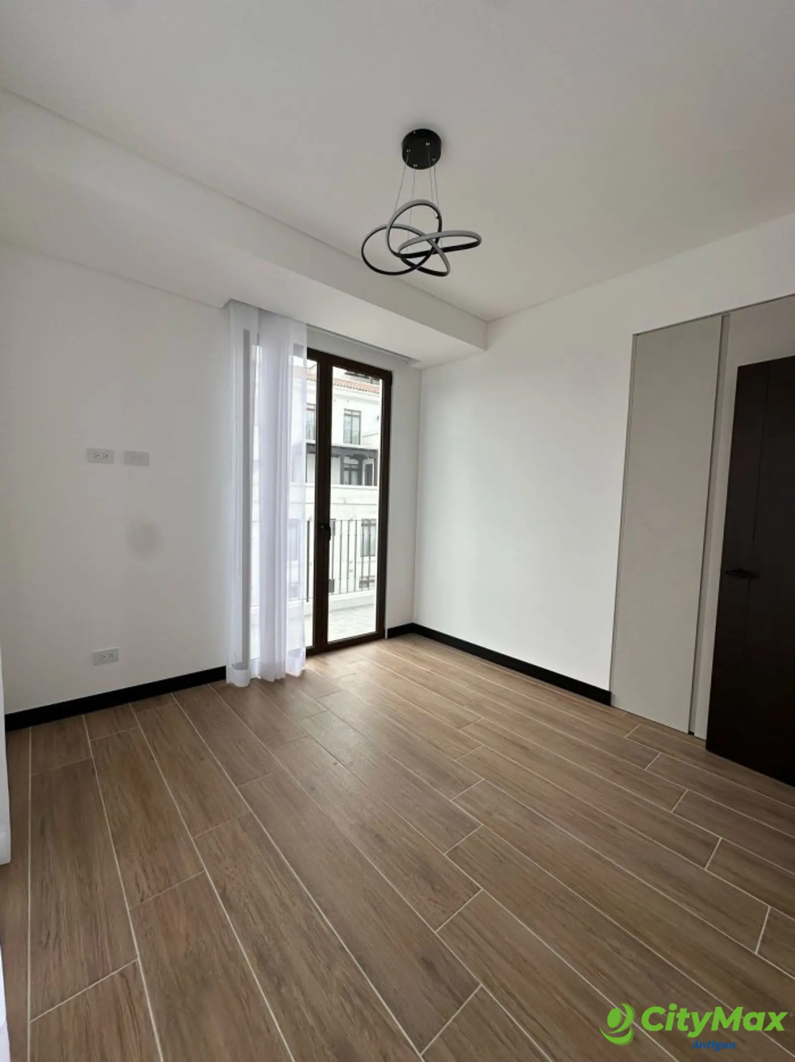 Descubre el lujo en Lirios de Cayalá 3! - foto 13